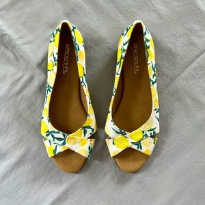 Lemon-Patterned Women’s Dress Shoes